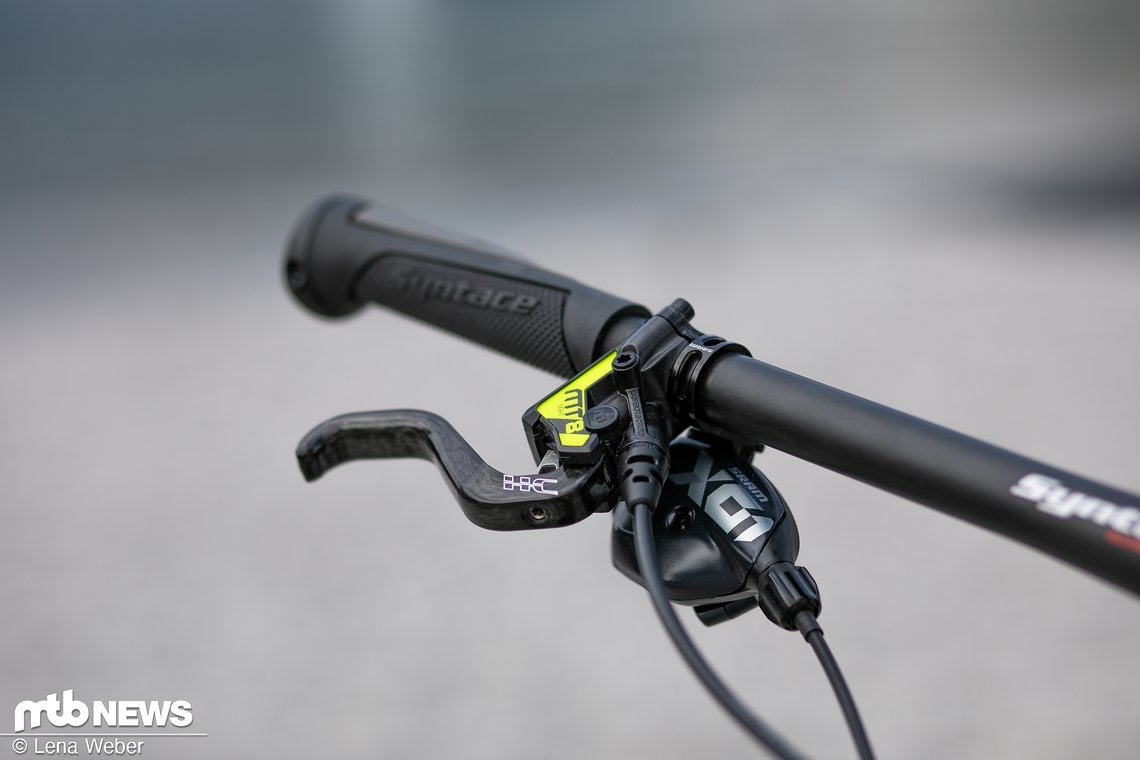 Bremst mit Magura MT8 …