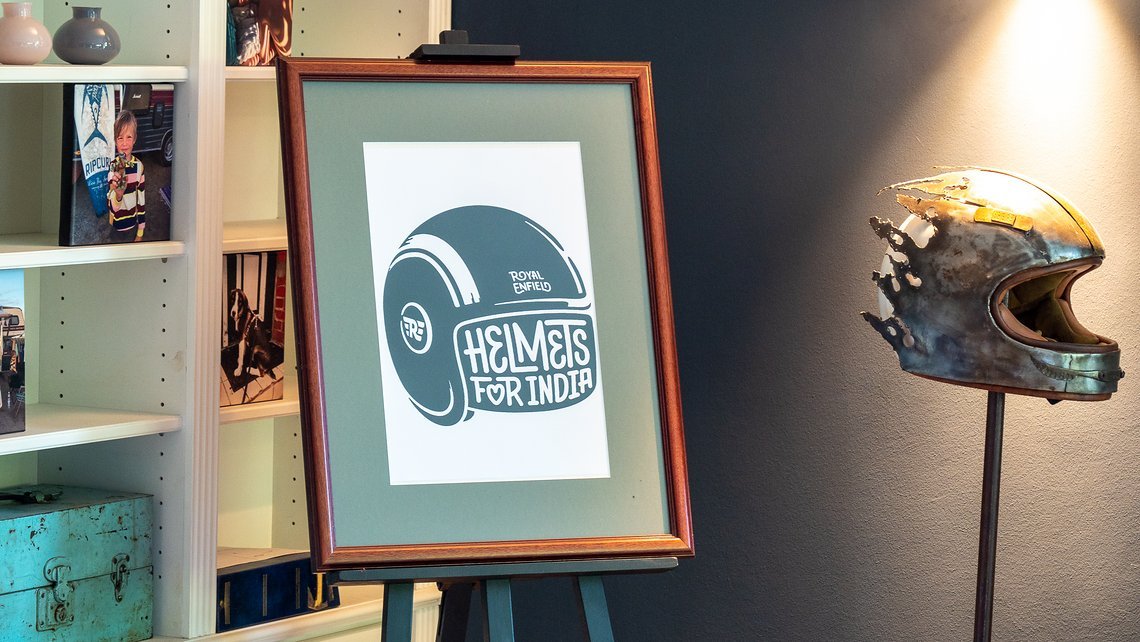 Mit Helmets for India hat NPJ eine initiative gegründet, die Kinder in Indien dazu bewegen soll, Helme auf dem Roller zu tragen.