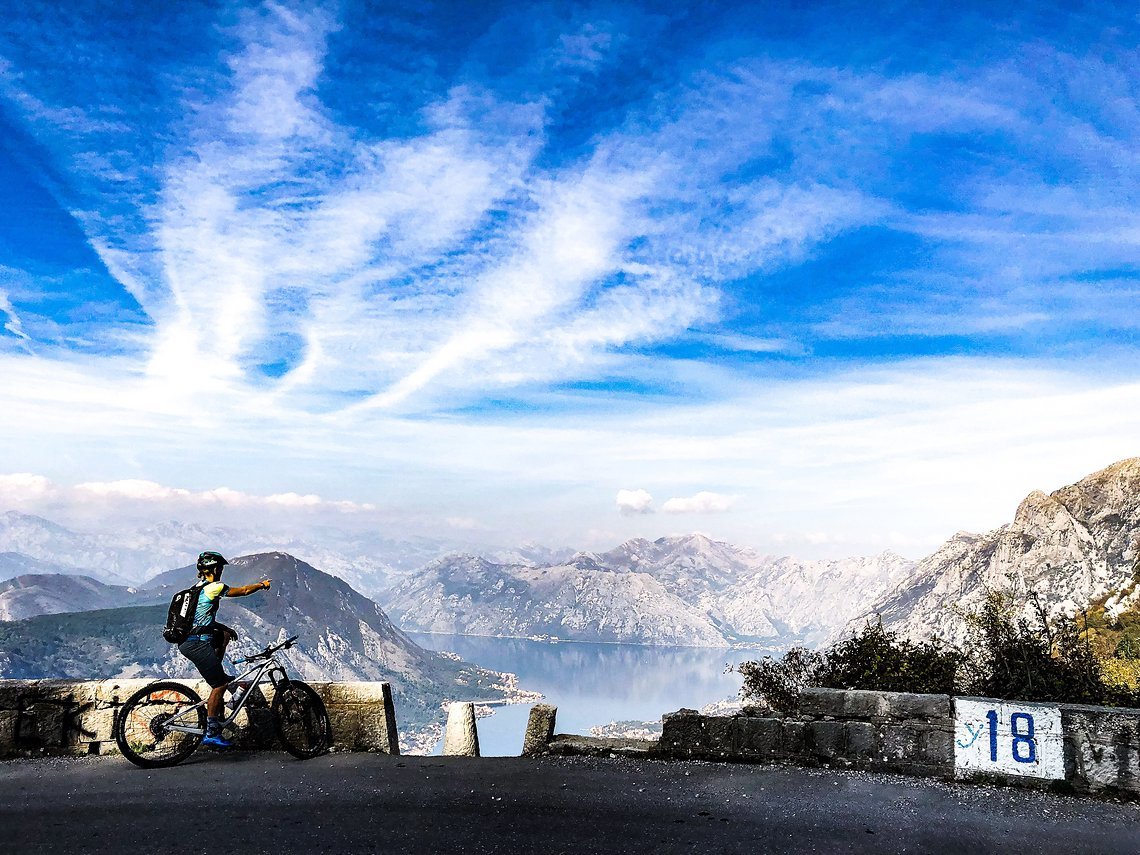 Die Straßen bei Kotor sind atemberaubend und das Panorama steht dem in nichts nach