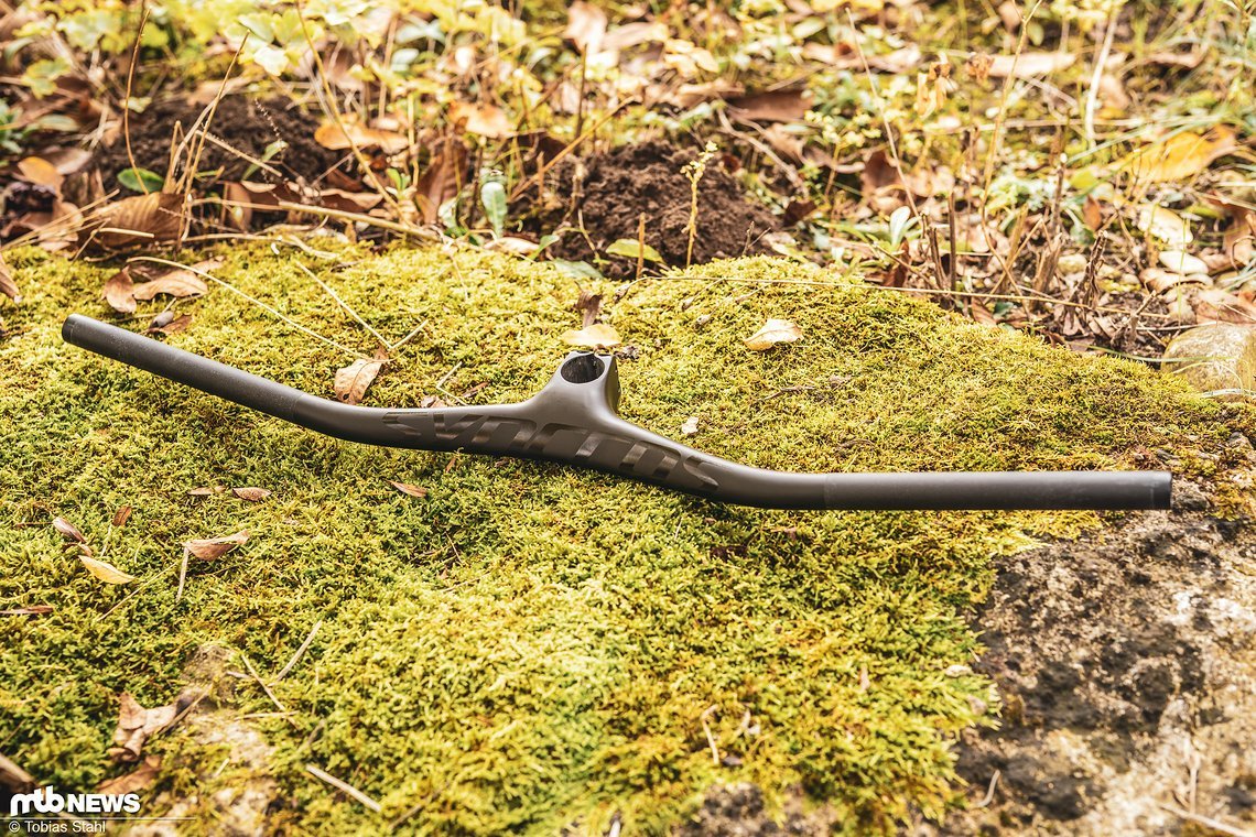 Ungewöhnlich: Die Lenker-Vorbau-Einheit kompensiert die eigentliche Vorbaulänge unauffällig
