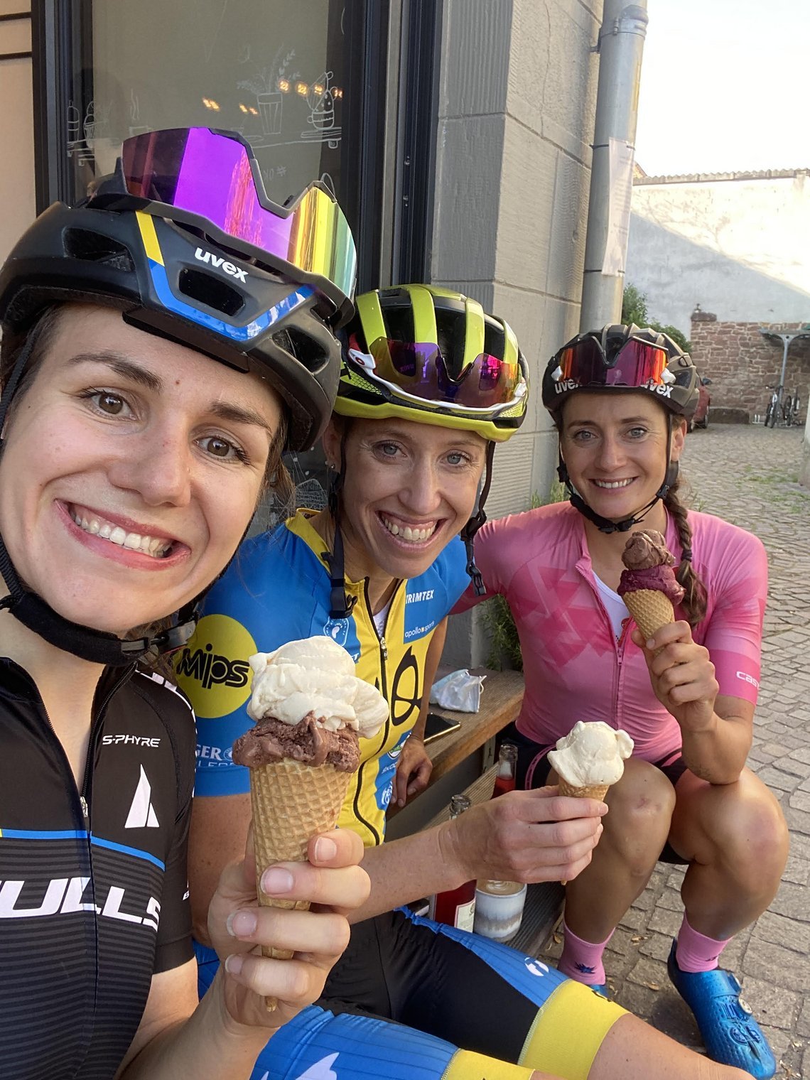After Race Recovery Ride mit Eisgönnung bei OK Kool, das haben wir uns verdient!