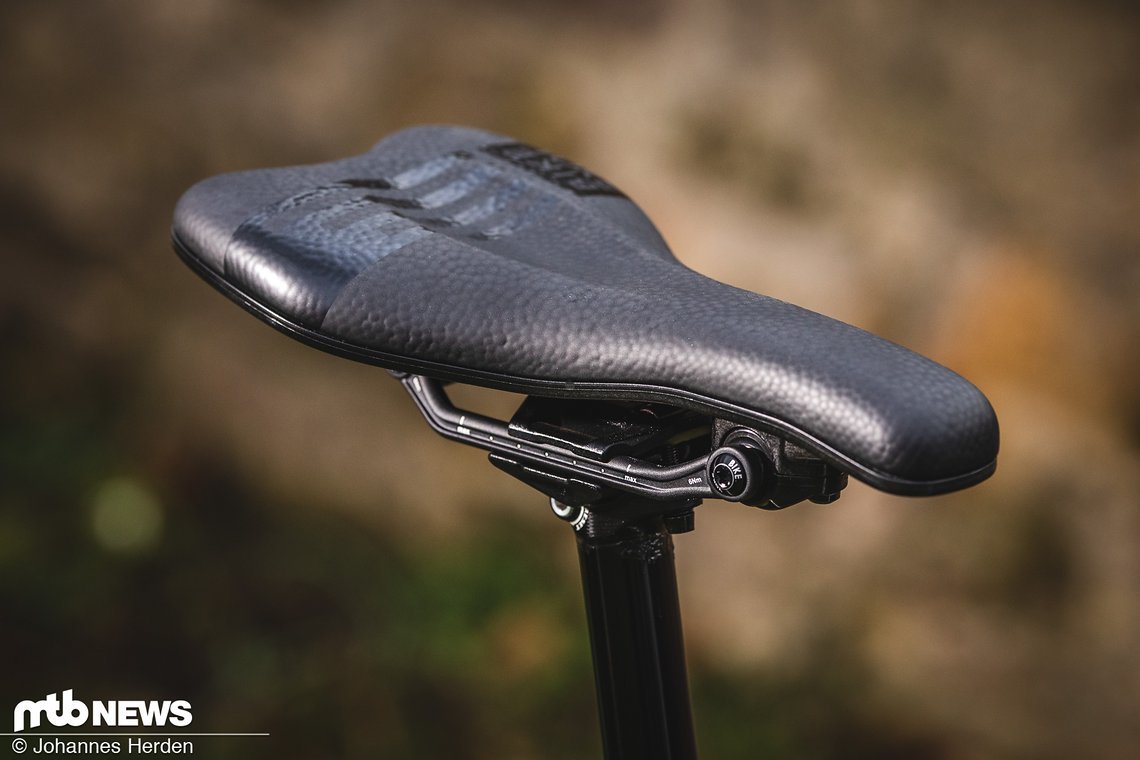 Und mit BikeYoke geht es weiter – im Gegensatz zur Stütze sieht man den Sattel bislang noch selten