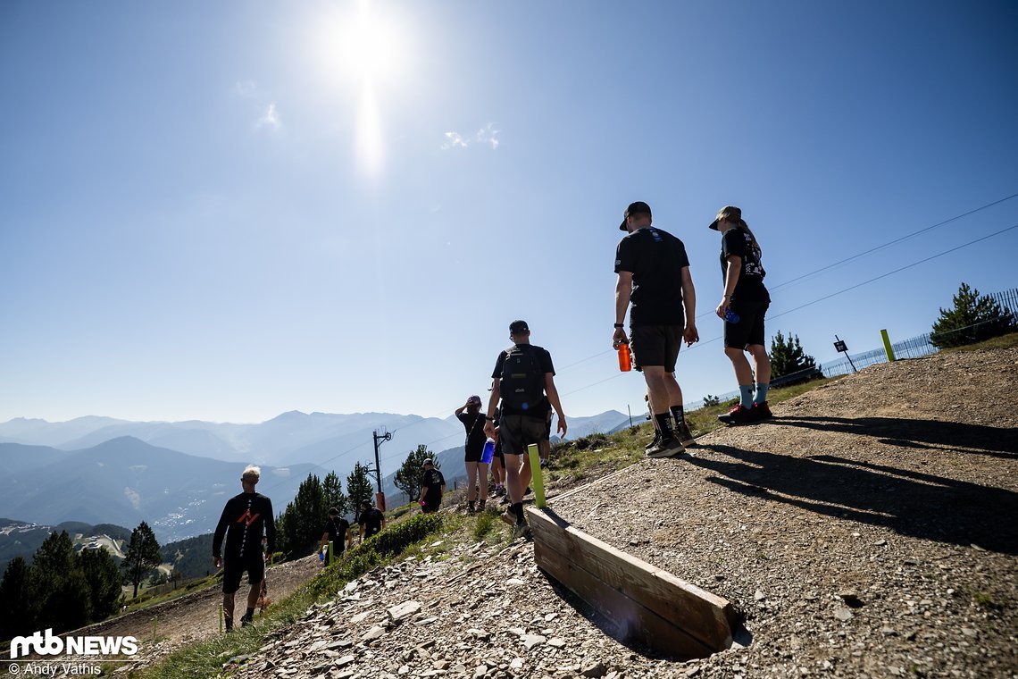 Diese kleine Hipp erfreut sich zum Trainingsbeginn großer Beliebtheit bei allen Fotografen.