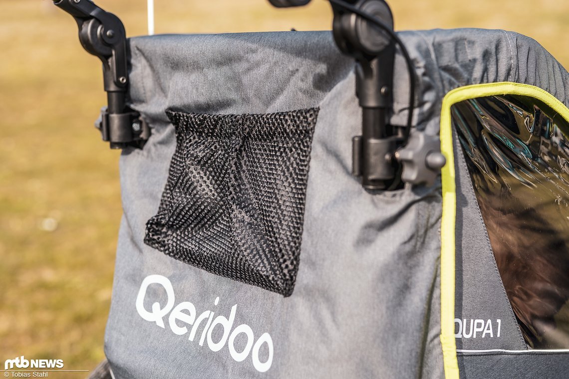 Die Netztasche am Heck ist beim Schieben praktisch