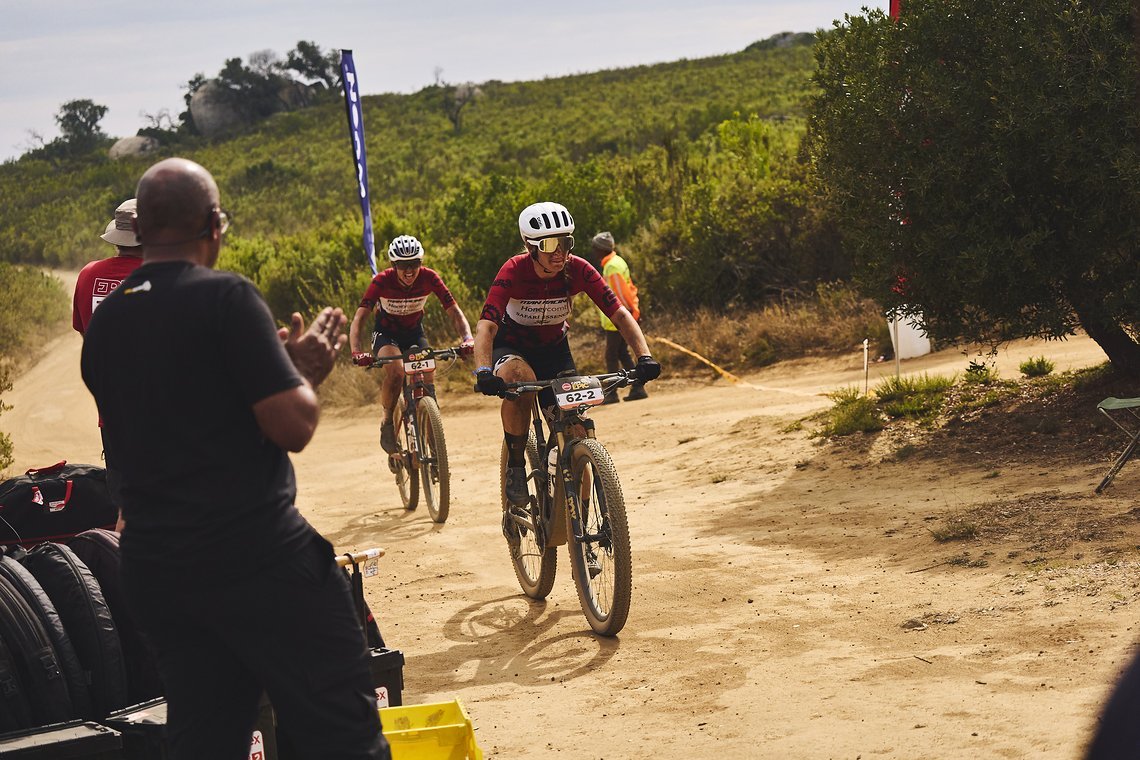 during Stage 4 of the 2025 Absa Cape Epic Mountain Bike stage race held at Fairview, Paarl, Cape Town, South Africa on the 20th March 2025. Photo by Michael Chiaretta/Cape Epic
PLEASE ENSURE THE APPROPRIATE CREDIT IS GIVEN TO THE PHOTOGRAPHER AND ABS