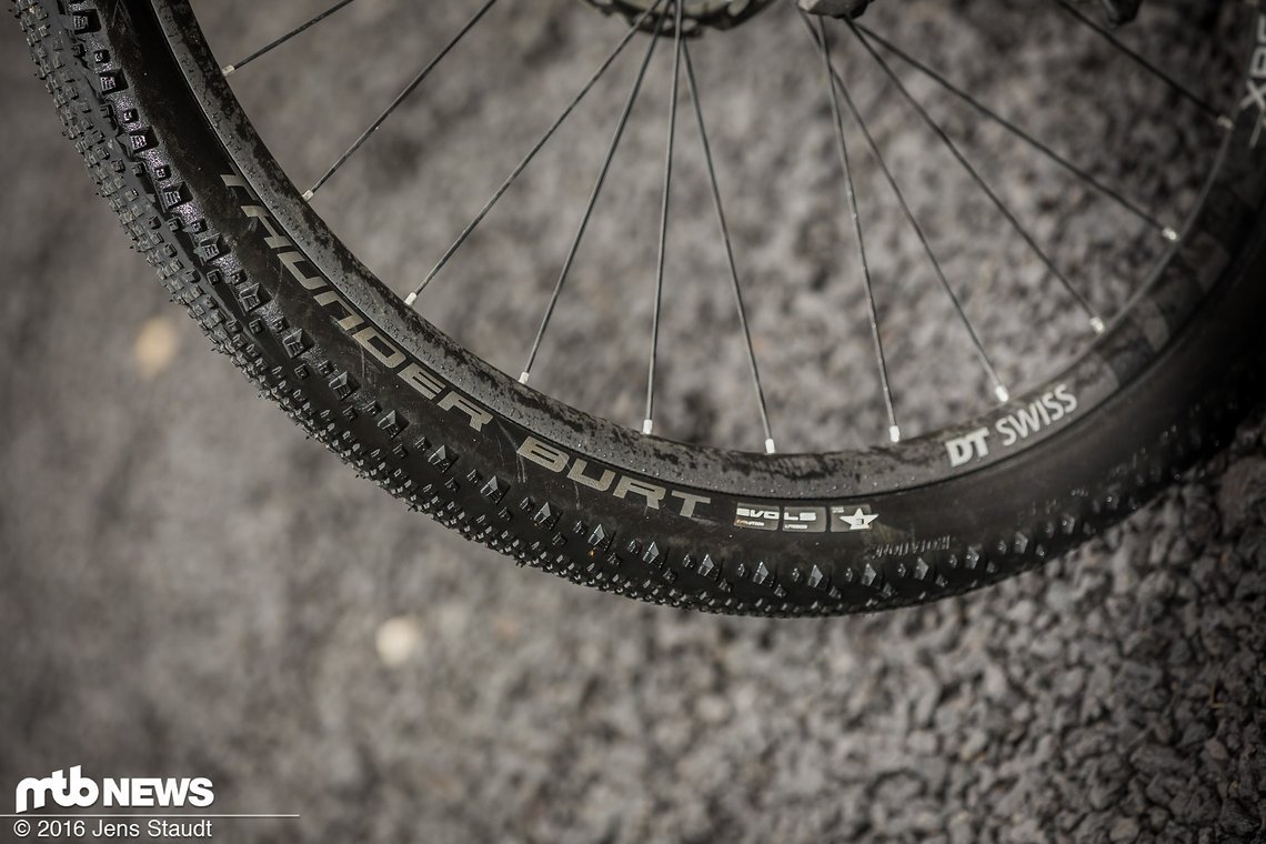 Serienmäßig wird das Bike am Heck mit dem Schwalbe Thunder Burt-Reifen ausgeliefert.