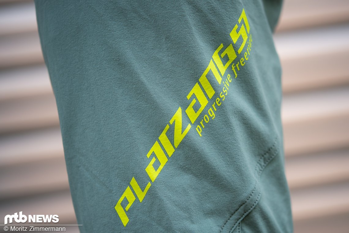 Das dünne Material der Hose ist ausgesprochen flexibel, was für einen sehr hohen Tragekomfort sorgt.