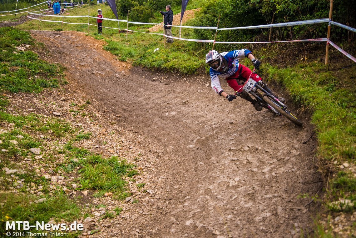 Matthias Hafner vom Bikepark Albstadt Team legte entspannt eine vorübergehende Bestzeit von 2:16 min hin.