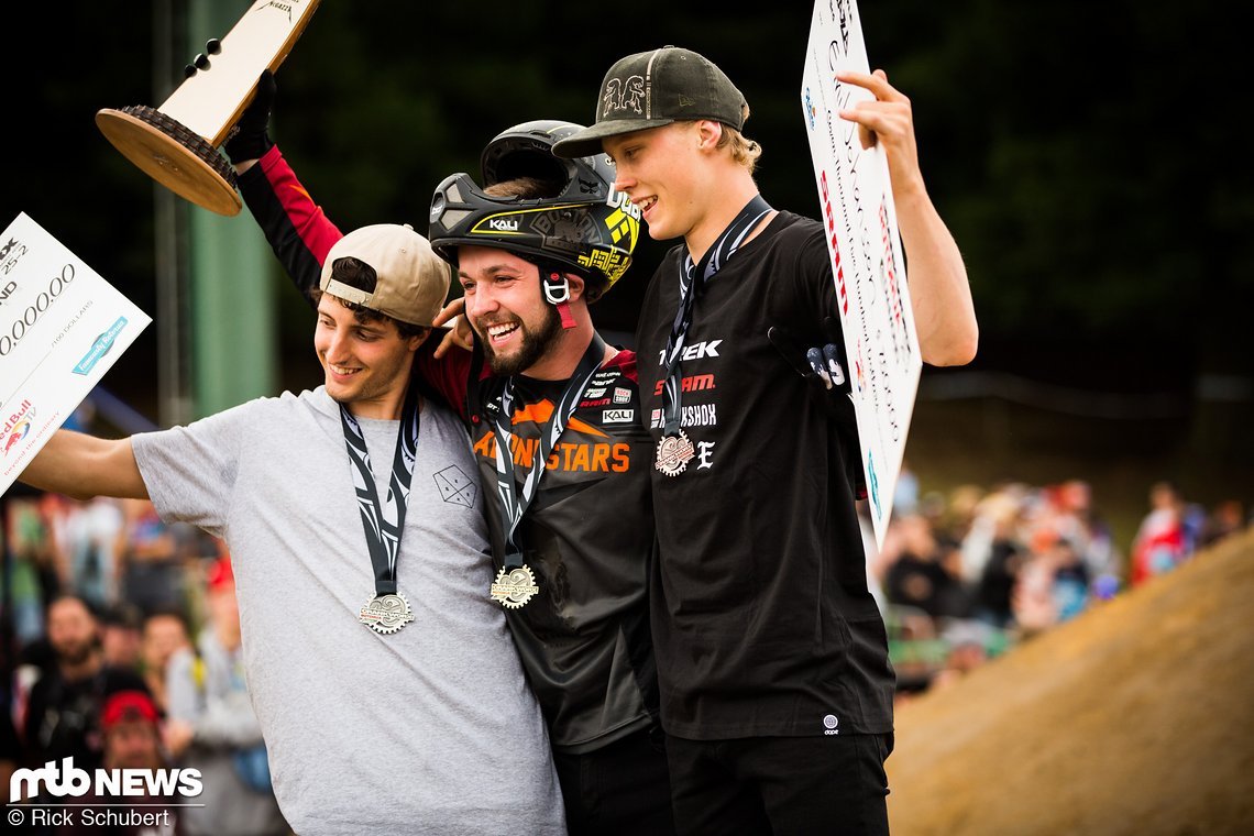 Torquato Testa, Nicholi Rogatkin und Emil Johansson auf dem Podest