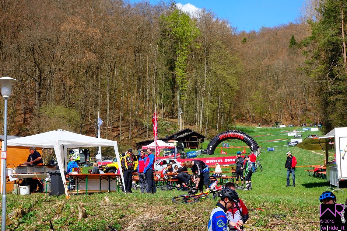 Eventgelände am frühen Samstag Nachmittag während des Trainings