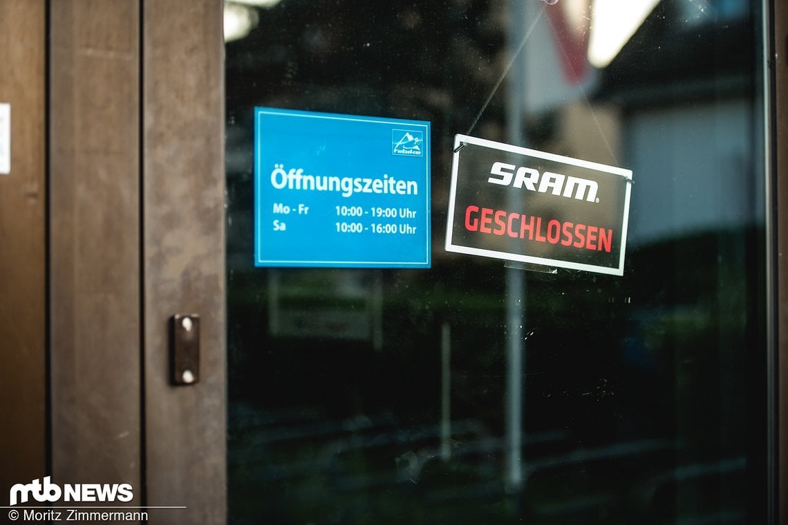 Samstags ist bereits um 16 Uhr Schluss, obwohl insbesondere in den warmen Monaten am Wochenende auch abends die Nachfrage nach Bike-Teilen und Service riesig wäre