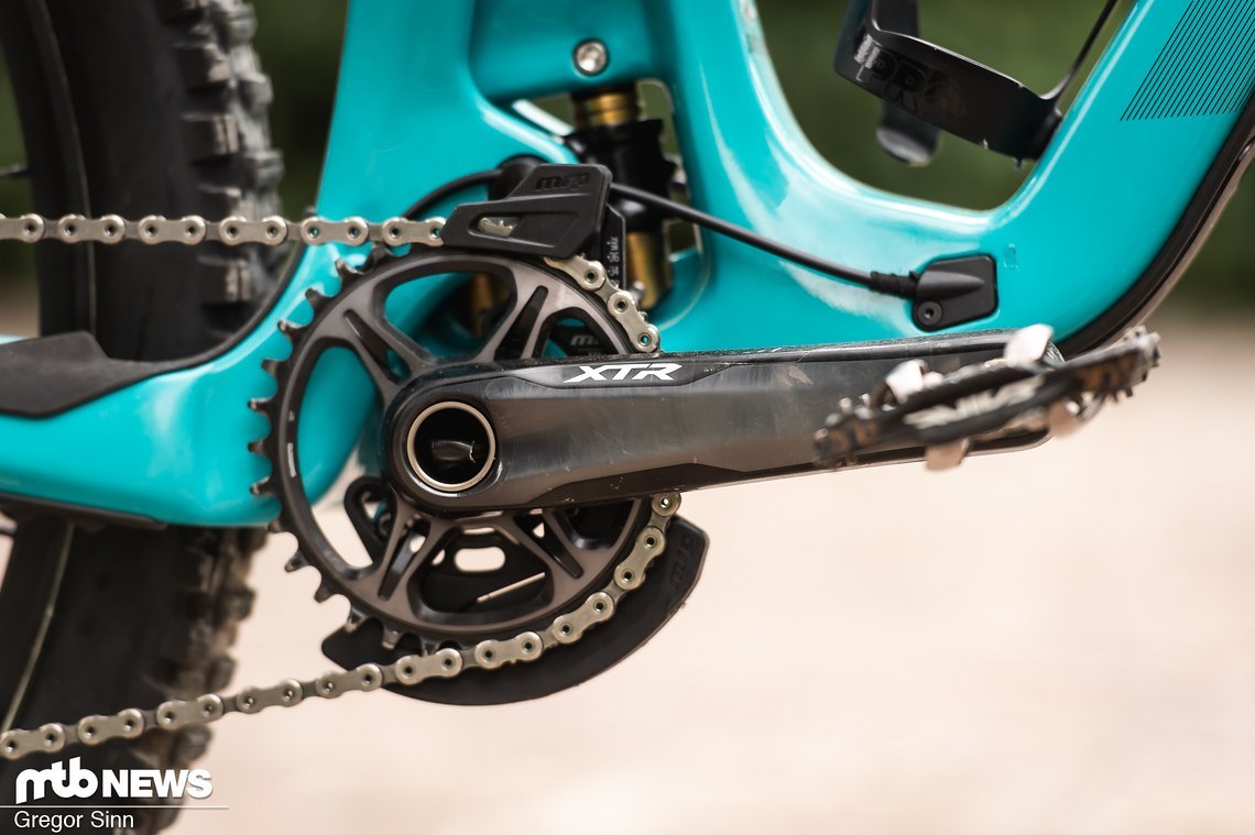 … mit einer Shimano XTR-Schaltgruppe.