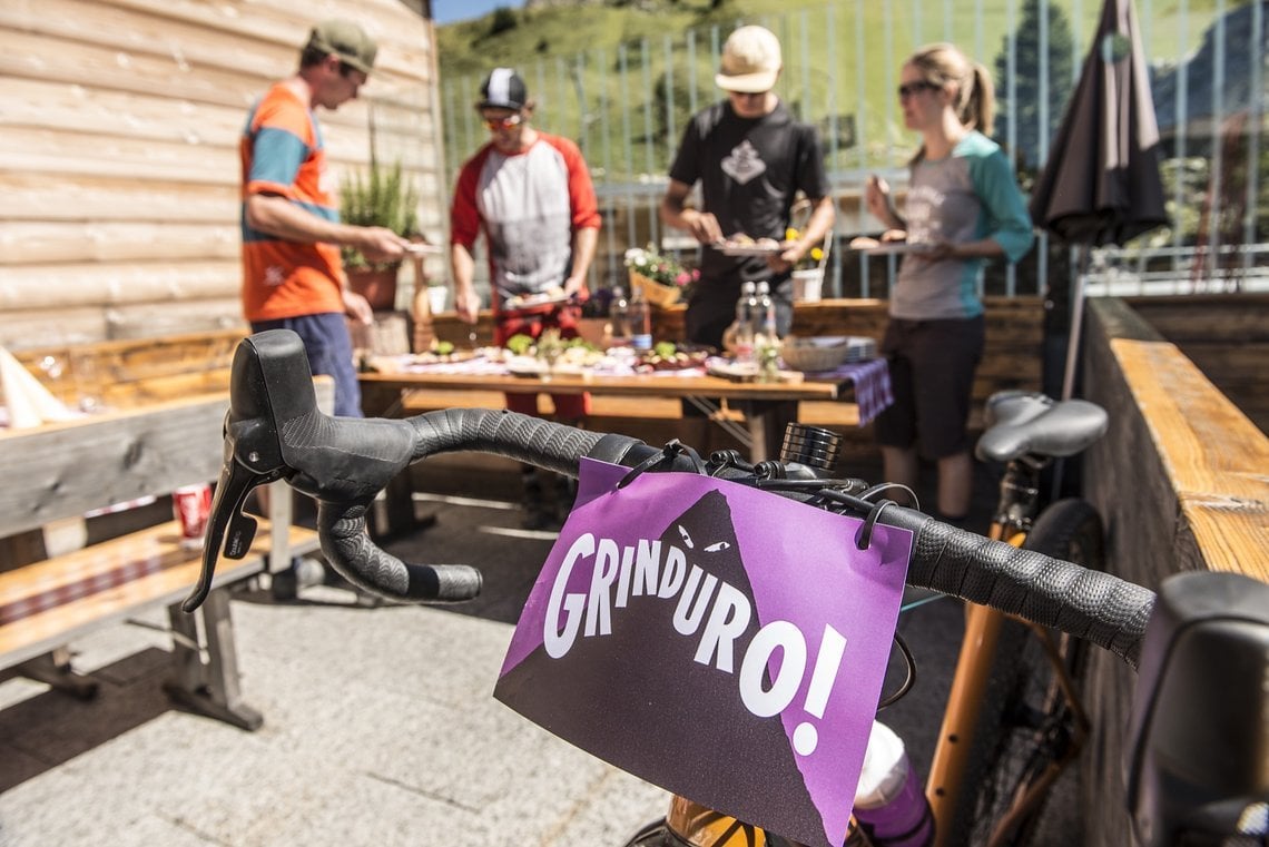 Im Preis ist neben einem Zeltplatz auch die Verpflegung auf dem Rad und im Race-Village inbegriffen.