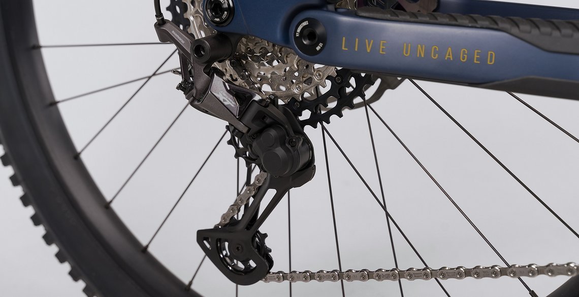 Geschaltet wird unspektakulär aber solide mit der Shimano XT.