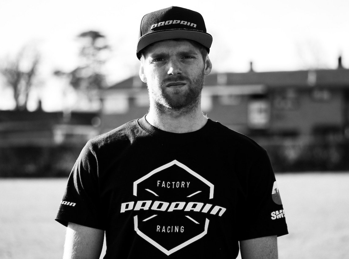 … auch der schnelle Flatpedal-Fahrer Joe Smith gewonnen werden.