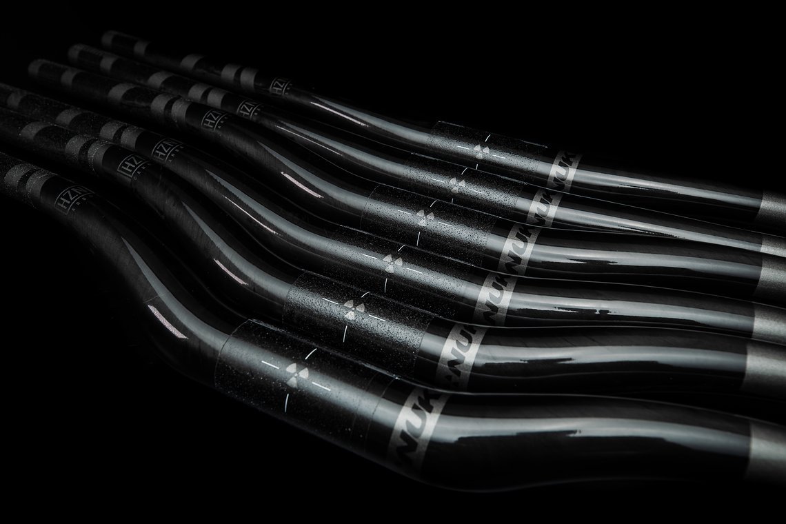 Die neuen Nukeproof Horizon Carbon-Lenker kommen mit einem außergewöhnlichen Offset-Profil und verfügen über eine lebenslange Garantie