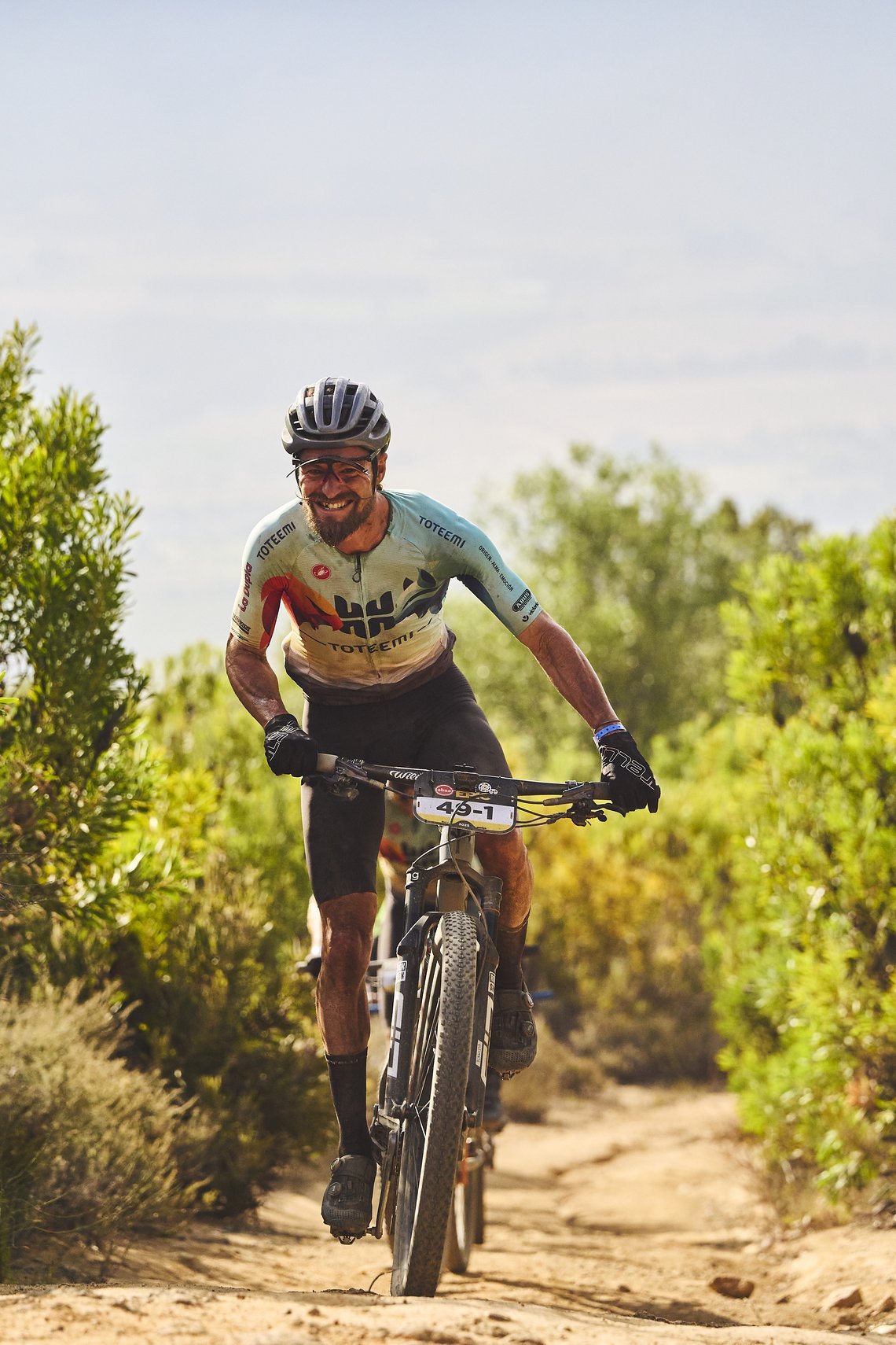 during Stage 4 of the 2025 Absa Cape Epic Mountain Bike stage race held at Fairview, Paarl, Cape Town, South Africa on the 20th March 2025. Photo by Michael Chiaretta/Cape Epic
PLEASE ENSURE THE APPROPRIATE CREDIT IS GIVEN TO THE PHOTOGRAPHER AND ABS