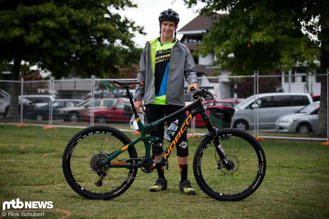 Sam Blenkinsop mit seinem neuen Norco Range C7