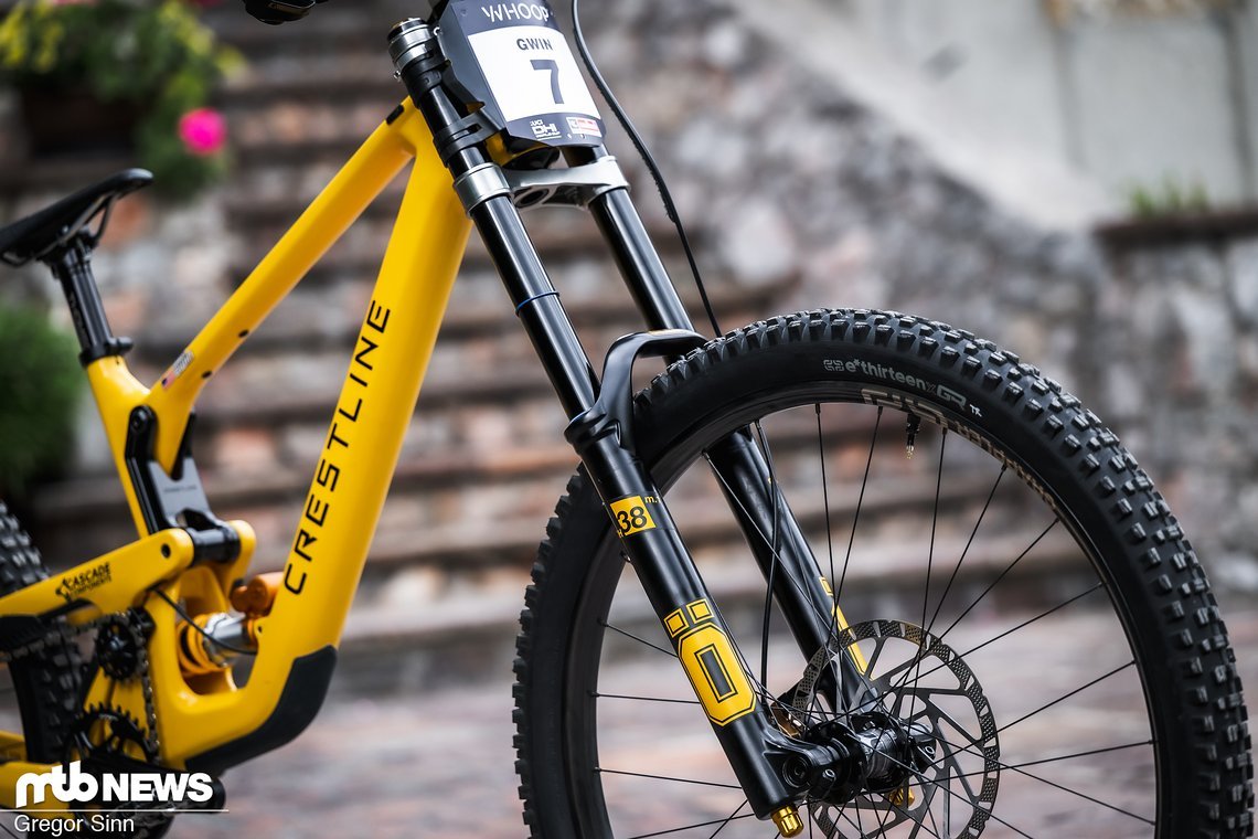 Nachdem Gwin schon immer auf Fox unterwegs war, gibt es jetzt Öhlins satt.