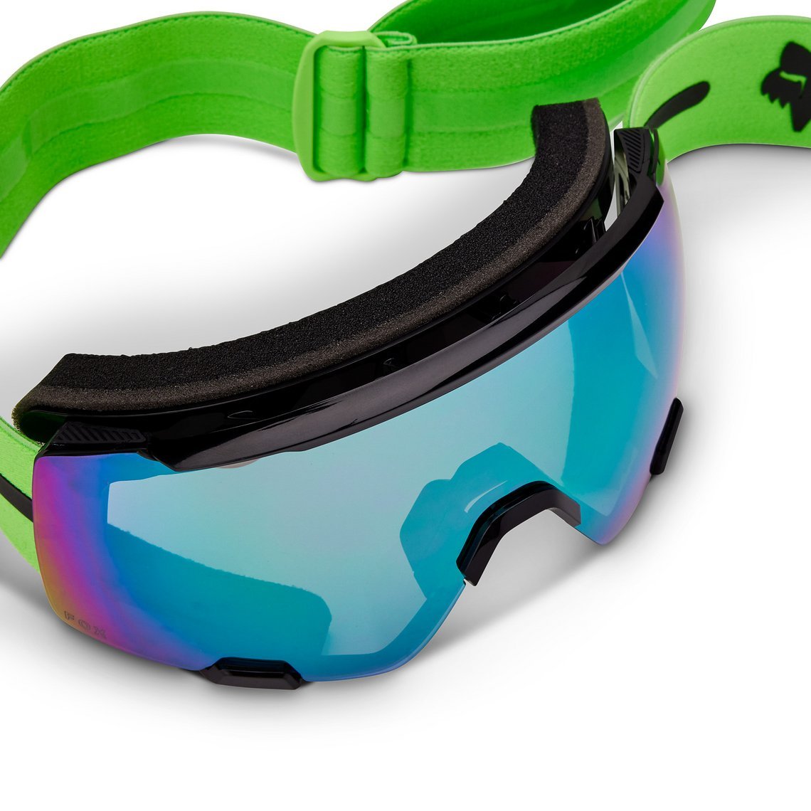 Die Fox Purevue Goggles sind speziell für die Verwendung mit Jethelmen konzipiert.