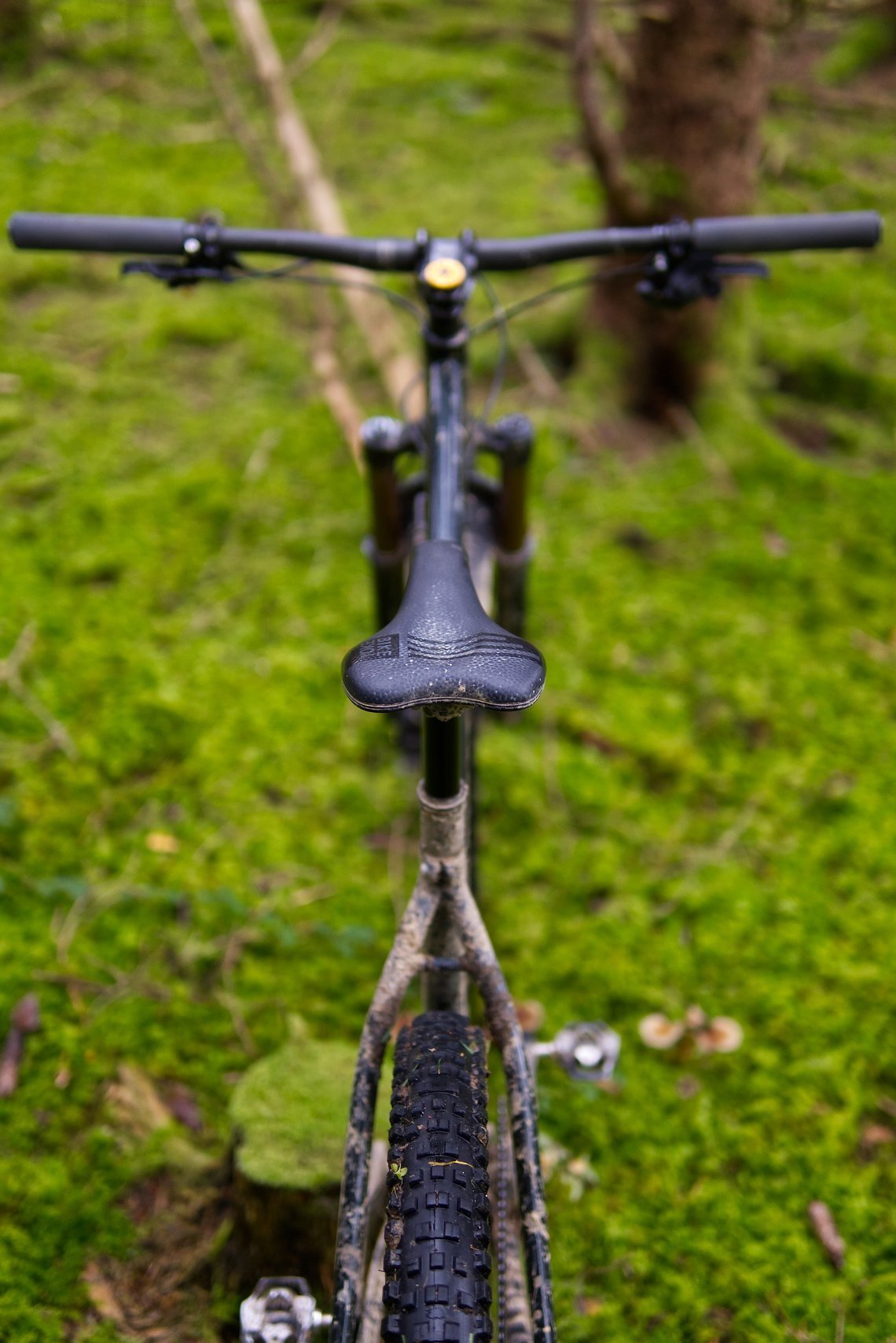 Platz genommen wird auf einem Bikeyoke Sagma Sattel