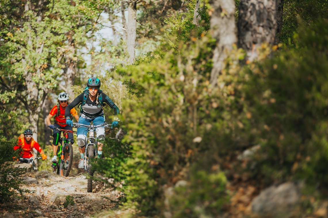 pyrenees-orientales-altitude-adventures-mtb-outsideisfree-group-trail