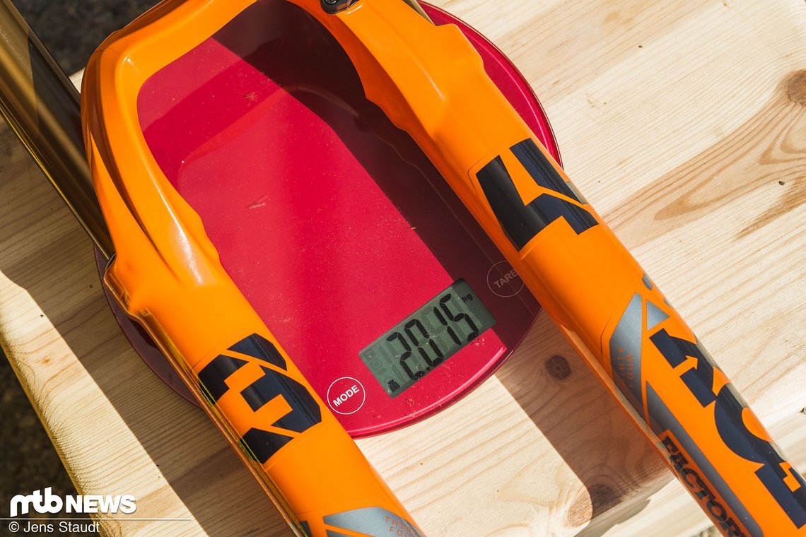 Mit QR-Achse ist die 34 Grip2 nur 54 g leichter als eine neue 36 mit KaboltX-Achse