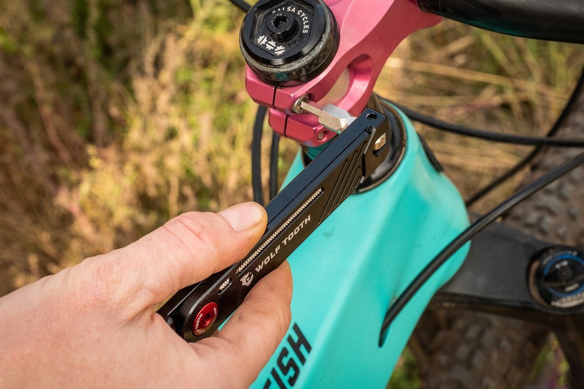 Wolf Tooth 8-Bit Pack Pliers Field2