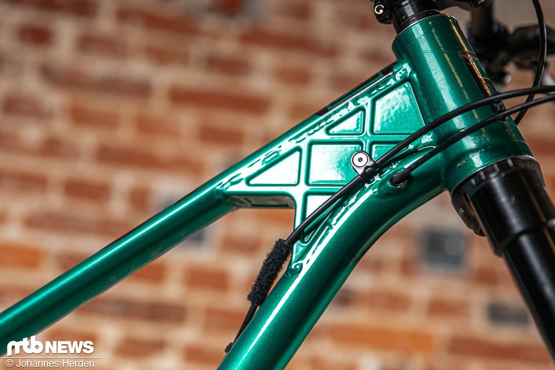 Das markante Gusset ist das Wiedererkennungsmerkmal des Rå Bikes 12
