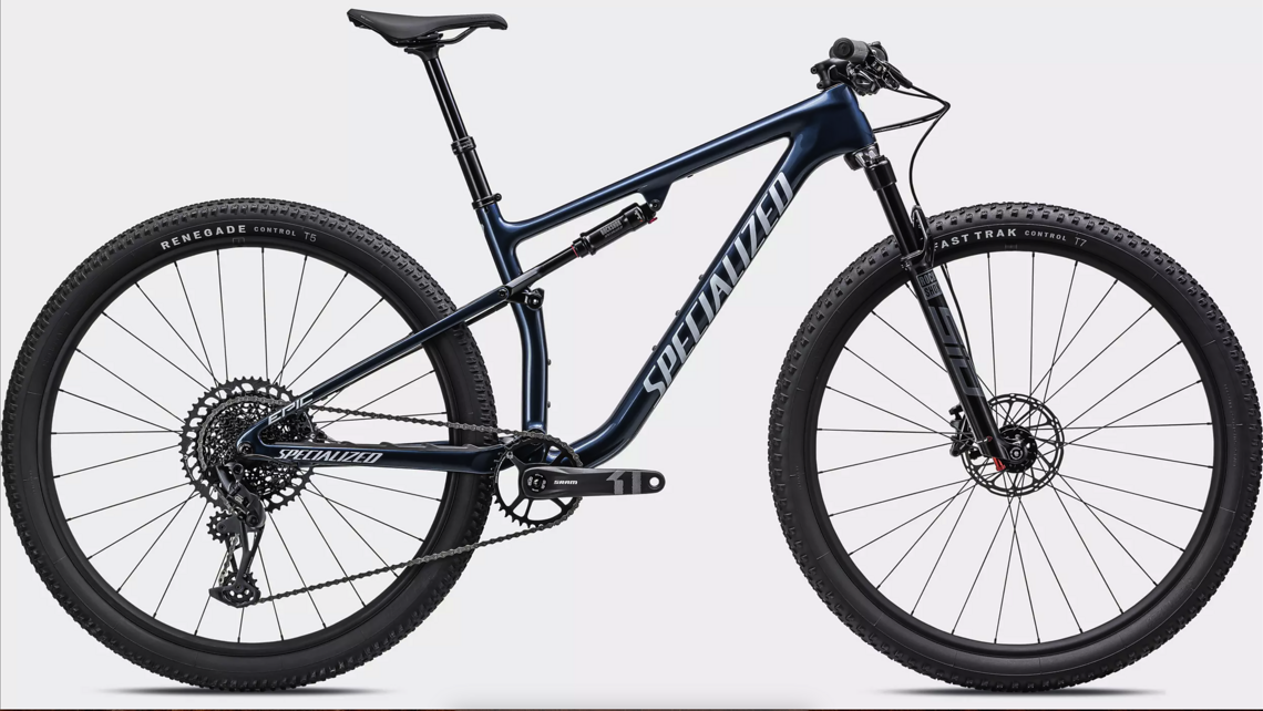 Das Specialized Epic Comp ist ein pfeilschnelles XC-Fully mit Trail-Genen und kommt mit RockShox-Fahrwerk, SRAM GX Eagle-Schaltung, Variostütze und gerade einmal 11,5 kg Gewicht