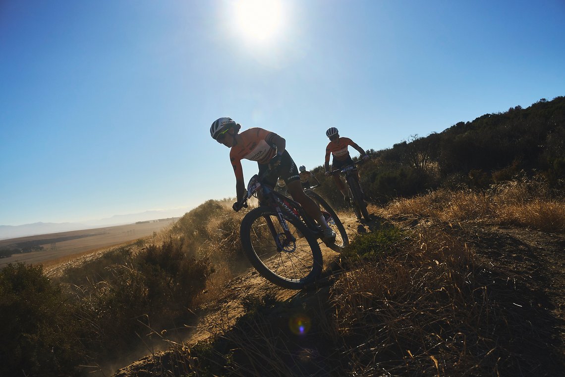Toyota | Specialized during the Prologue of the 2025 Absa Cape Epic Mountain Bike stage race held at Meerendal Wine Estate, Cape Town, South Africa on the 16th March 2025. Photo by Michael Chiaretta/Cape Epic
PLEASE ENSURE THE APPROPRIATE CREDIT IS G