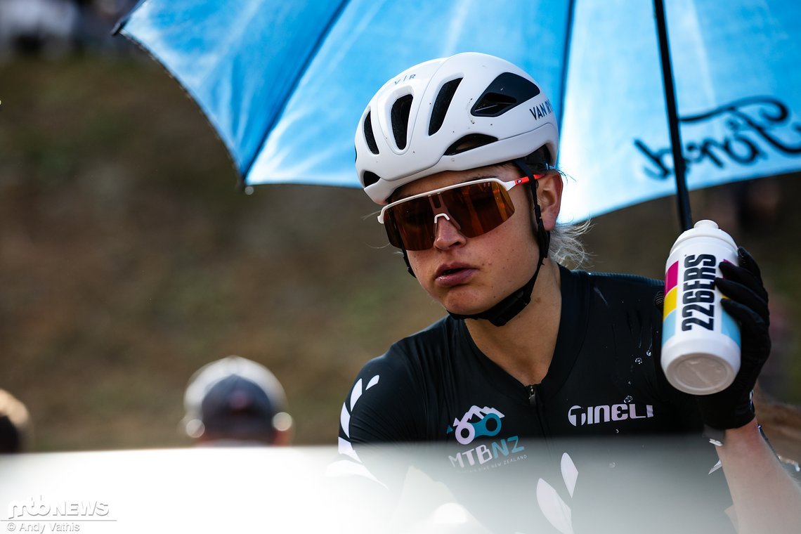 Samara Maxwell, aktuelle Gesamtweltcupführende und beständigste Fahrerin in dieser Saison.