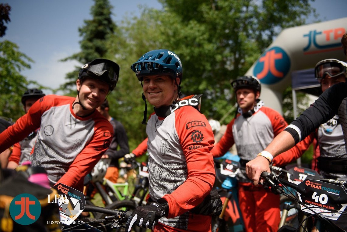 Entspannte Stimmung vor dem Start im TrailCenter Rabenberg