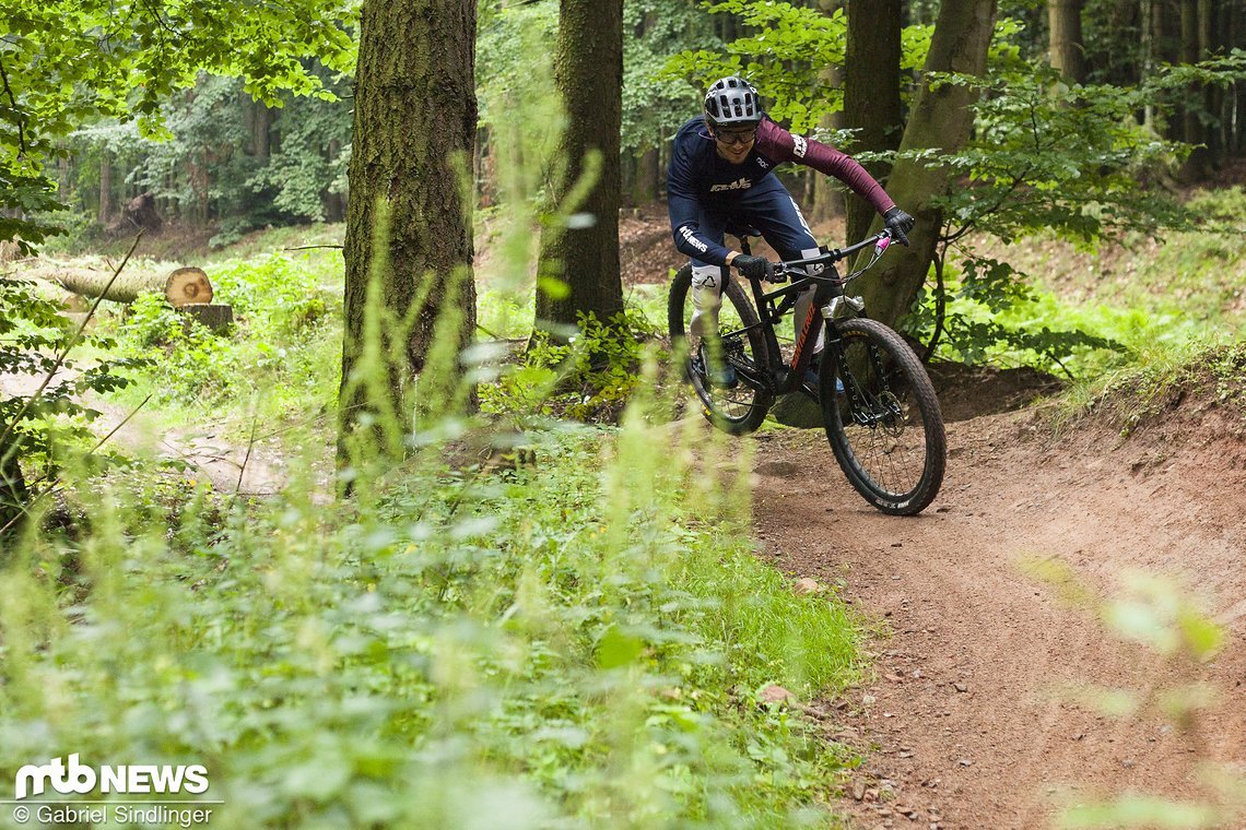 100 Millimeter Federweg muss nicht unbedingt mit Lycra-Outfit assoziiert werden