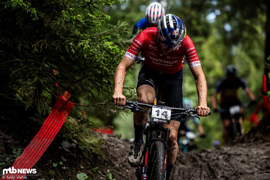 Lars Forster trotzte den widrigen Bedinungen und ließ sich auch durch einen heftigen Sturz nicht aus dem Weg bringen, in die Top Ten zu fahren.