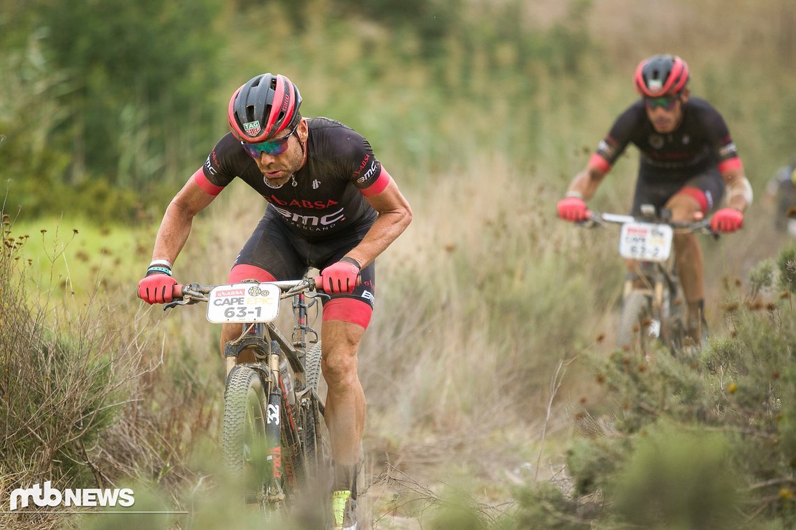 Die Tour de France-Gewinner Cadel Evans bei der Tour de France der Mountainbiker. Heute holte er und George Hincapie Etappensieg Nummer zwei bei den Masters