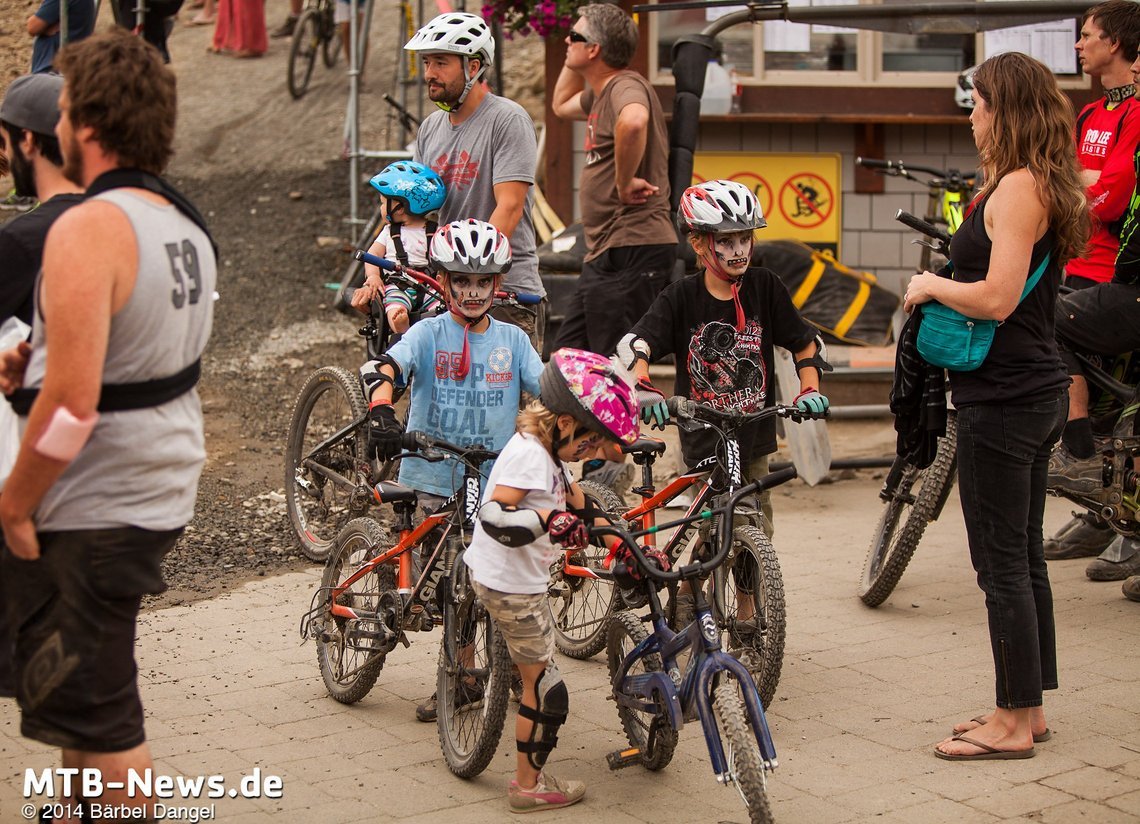 Familienausflug mit Schminkaktion in den Bikepark