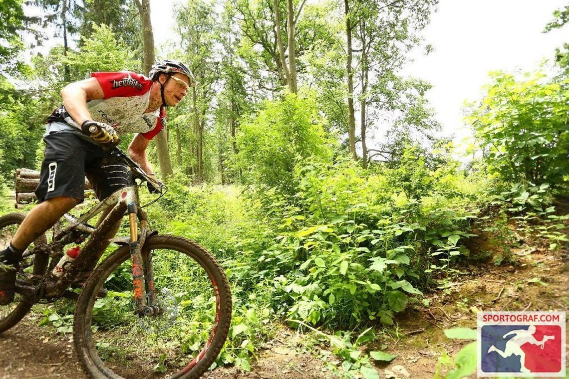 Tommy auf den letzten Metern vor dem Ziel auf einem spaßigen Flowtrail