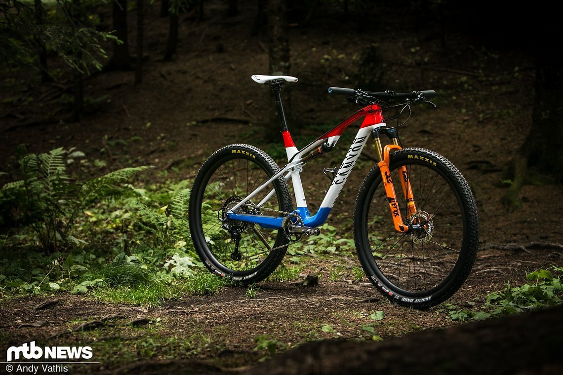 Der Niederländer ist auf einen besonders auffälligen Bike unterwegs