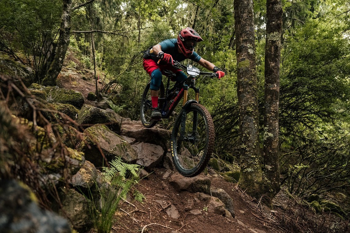 Juan Vintimilla greift erneut an, nachdem er letztes Jahr im September das Rennen nicht beenden konnte. Momentan ist er auf Platz 2 in der Gruppe Men30.