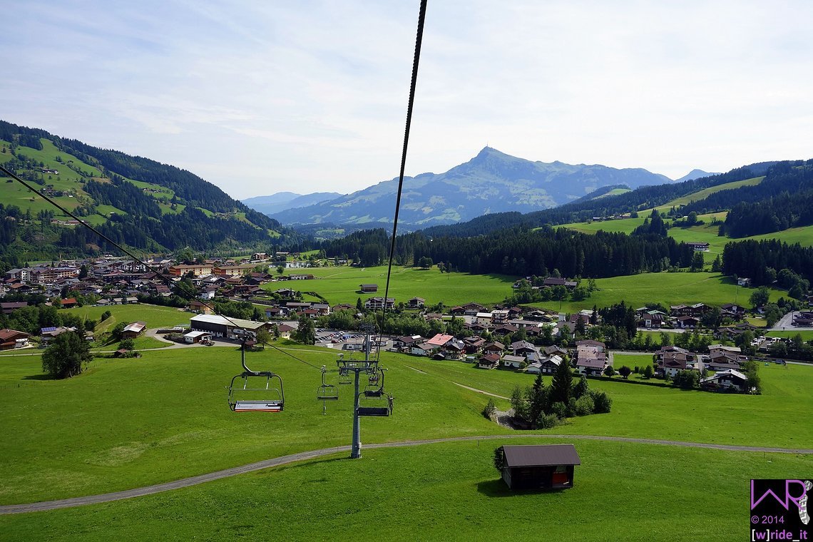 Transfer zu Stage 1 mit Aussicht Kitzbueheler Horn