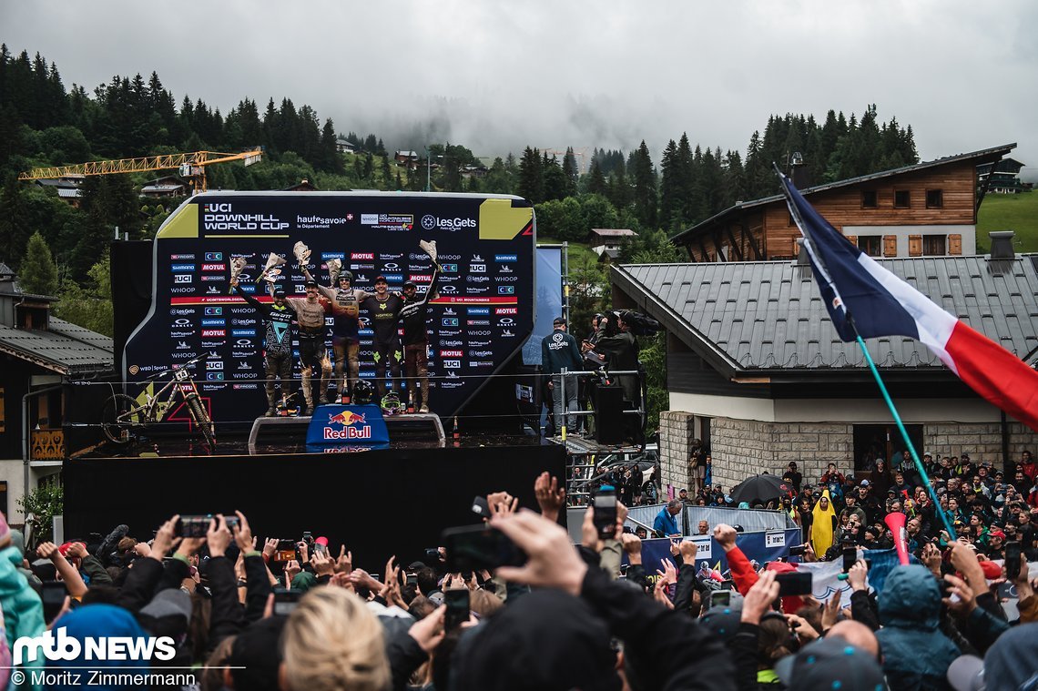 Das Podium der Männer: Amaury Pierron gewinnt vor Andi Kolb und Greg Minnaar, dahinter folgen Remi Thirion und Thomas Estaque.