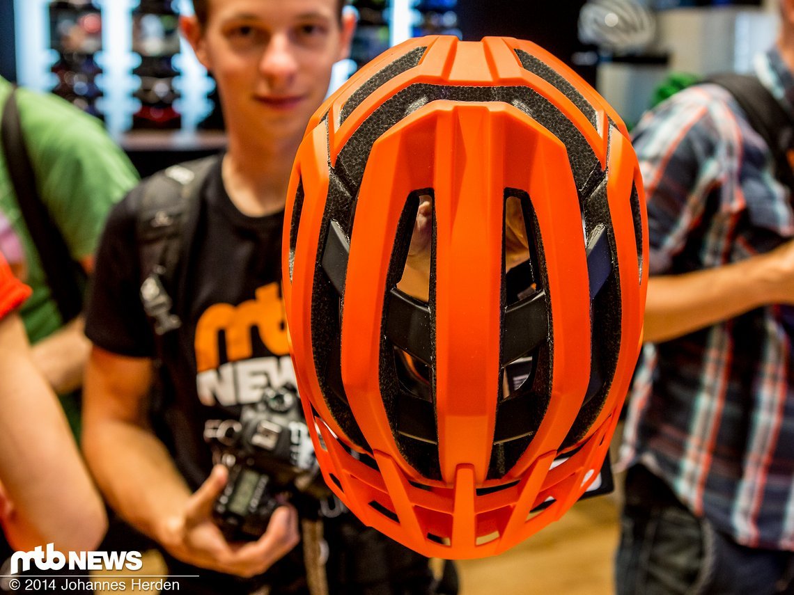 Der Endura Singletrack Helm für XC, Trail und All-Mountain