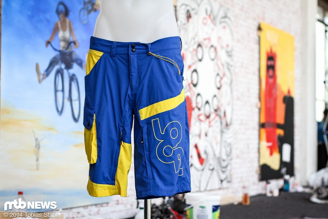 Die Local Outerwear Track ist eine lässige Freeride Shorts mit wasserabweisenden Eigenschaften