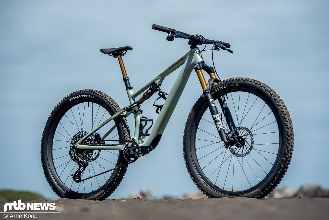 Das hier gezeigte Specialized Epic Evo und das Epic teilen sich die gleiche Rahmenplattform.