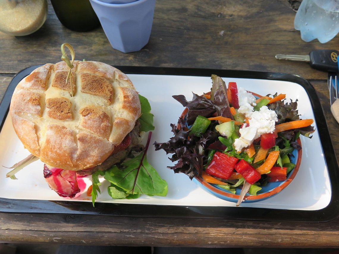 Eat local: Wallaby-Burger stand auf dem Menü und schmeckt wie eine Mischung aus Wild und Rind