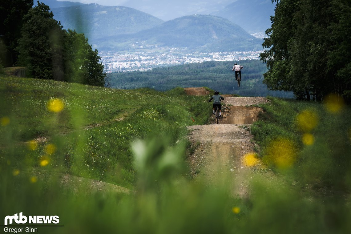 Der Jumpgarnter bietet nicht nur große Table-Sprünge, sondern auch eine schöne Aussicht über Villach.