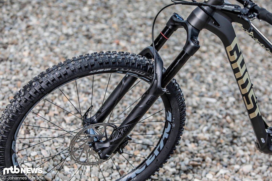 RockShox Yari RC in Boost-Breite an der Front