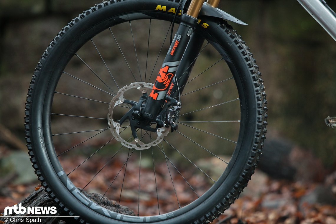 Newmen Evolution SL A.30-Laufräder und Maxxis Reifen