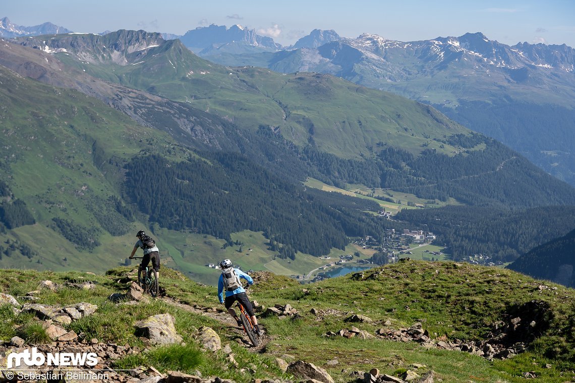 ... durch grandioses Alpenpanorama